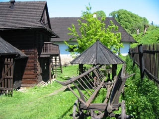 Skansen wiosną - początek XXI w - fot. Stożek